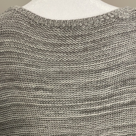 NWOT St. John's Bay Sweater - Picture 6 of 7